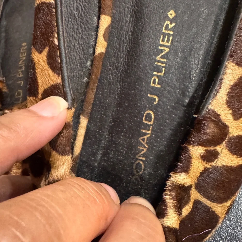Donald J. Pliner giraffe print calf hair Brown 7.5 ballet flats loafers